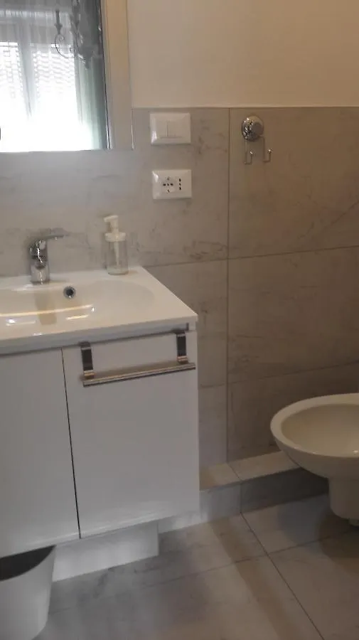 Minihouselarissa Diverona Guest house