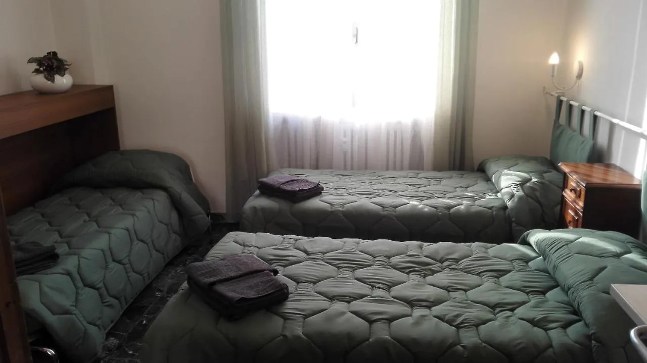 Minihouselarissa Diverona Guest house Verona