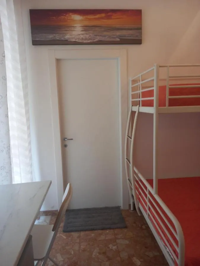 Minihouselarissa Diverona Verona