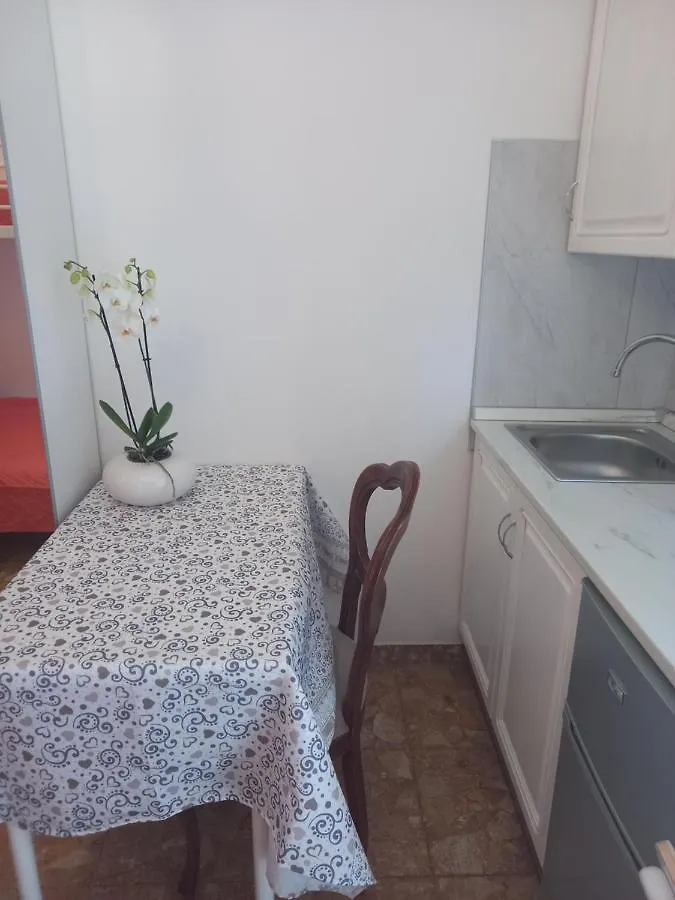 Minihouselarissa Diverona Verona