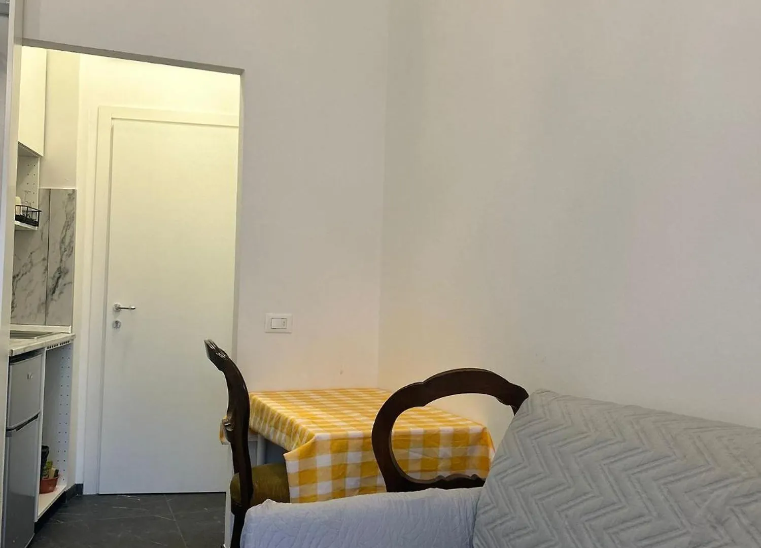 Guest house Minihouselarissa Diverona