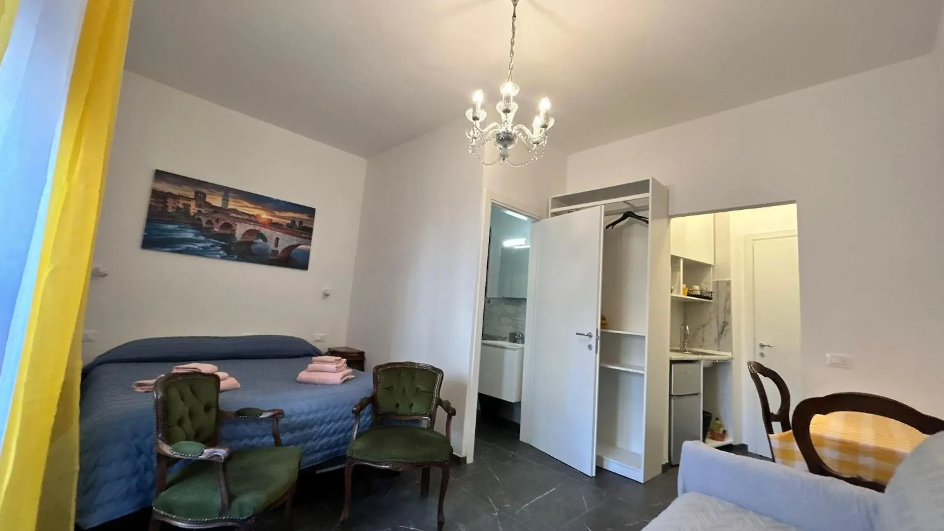 Minihouselarissa Diverona 0*, Verona