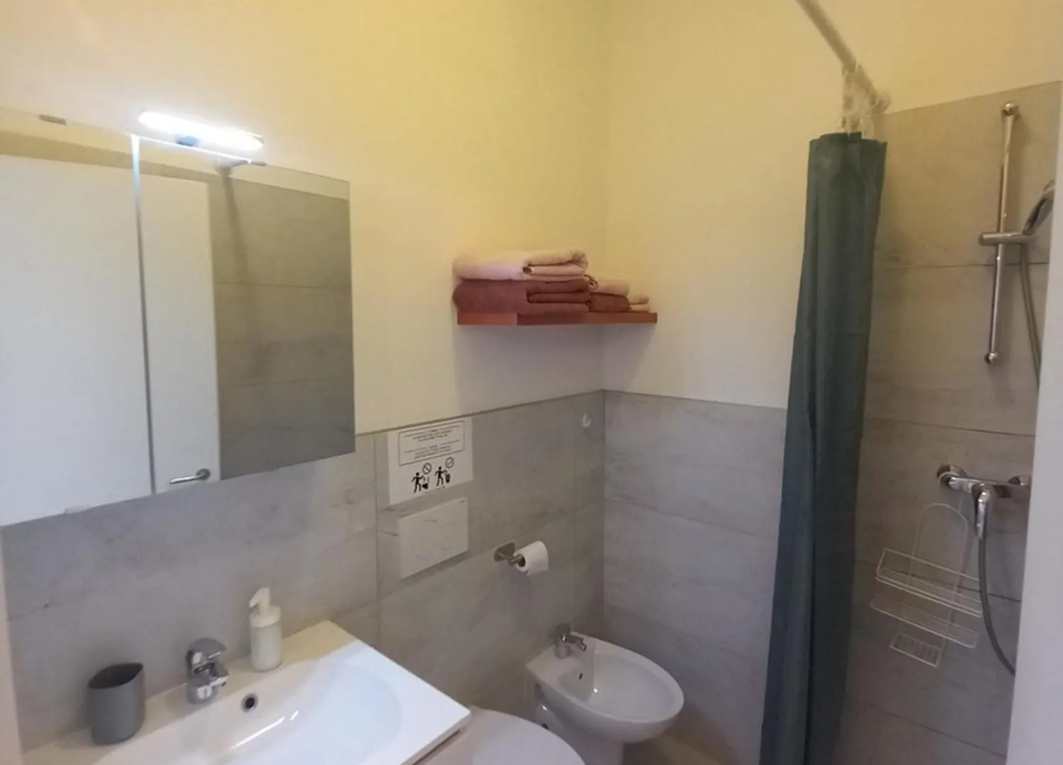 Minihouselarissa Diverona Guest house
