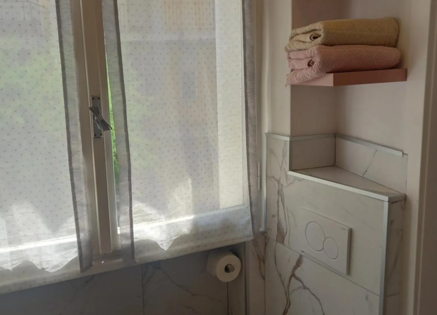 Guest house Minihouselarissa Diverona Italy