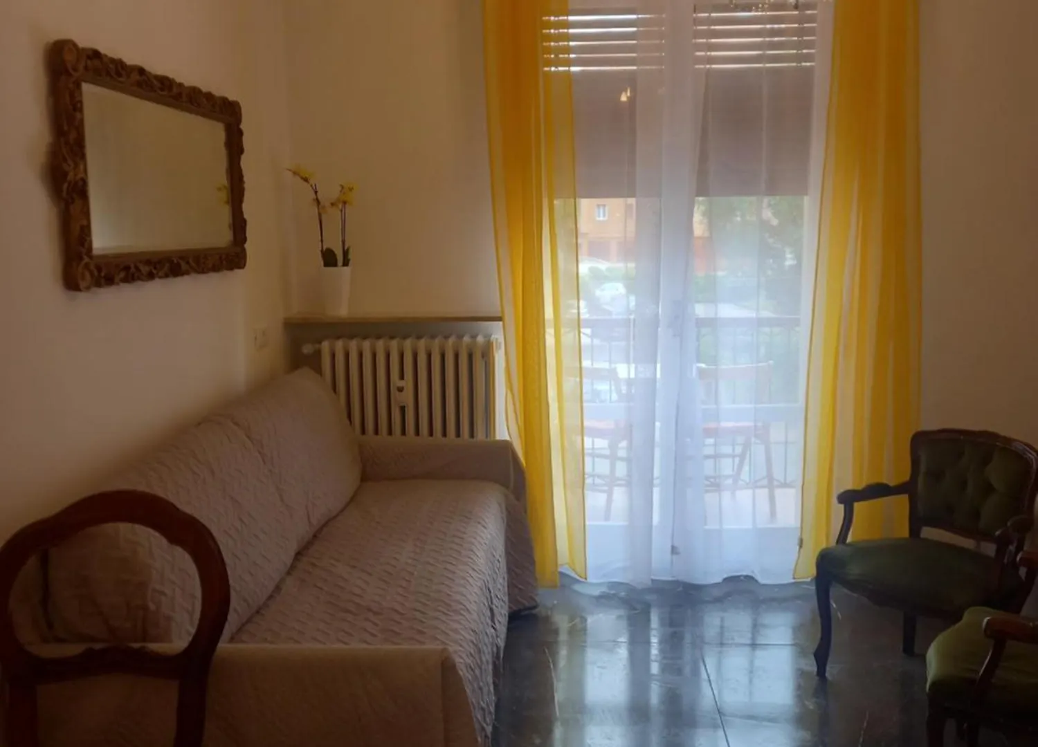 Guest house Minihouselarissa Diverona Italy