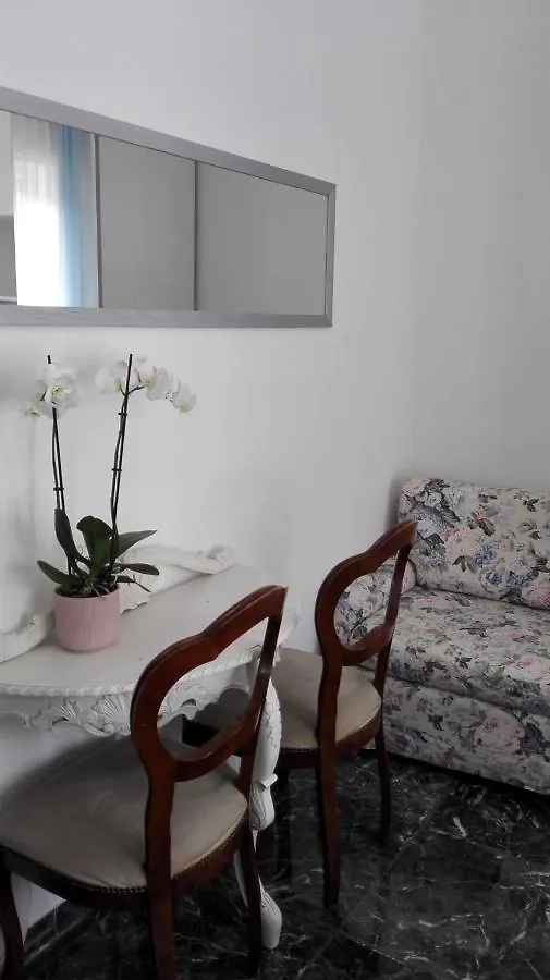 Guest house Minihouselarissa Diverona