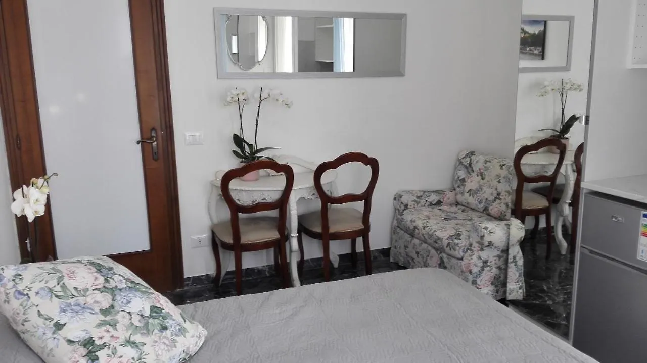 Minihouselarissa Diverona